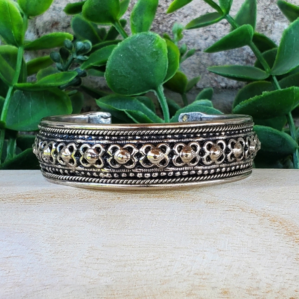 Unsigned Brass Oxidized Silver Tone Finish Adjustable Bangle Cuff Bracelet